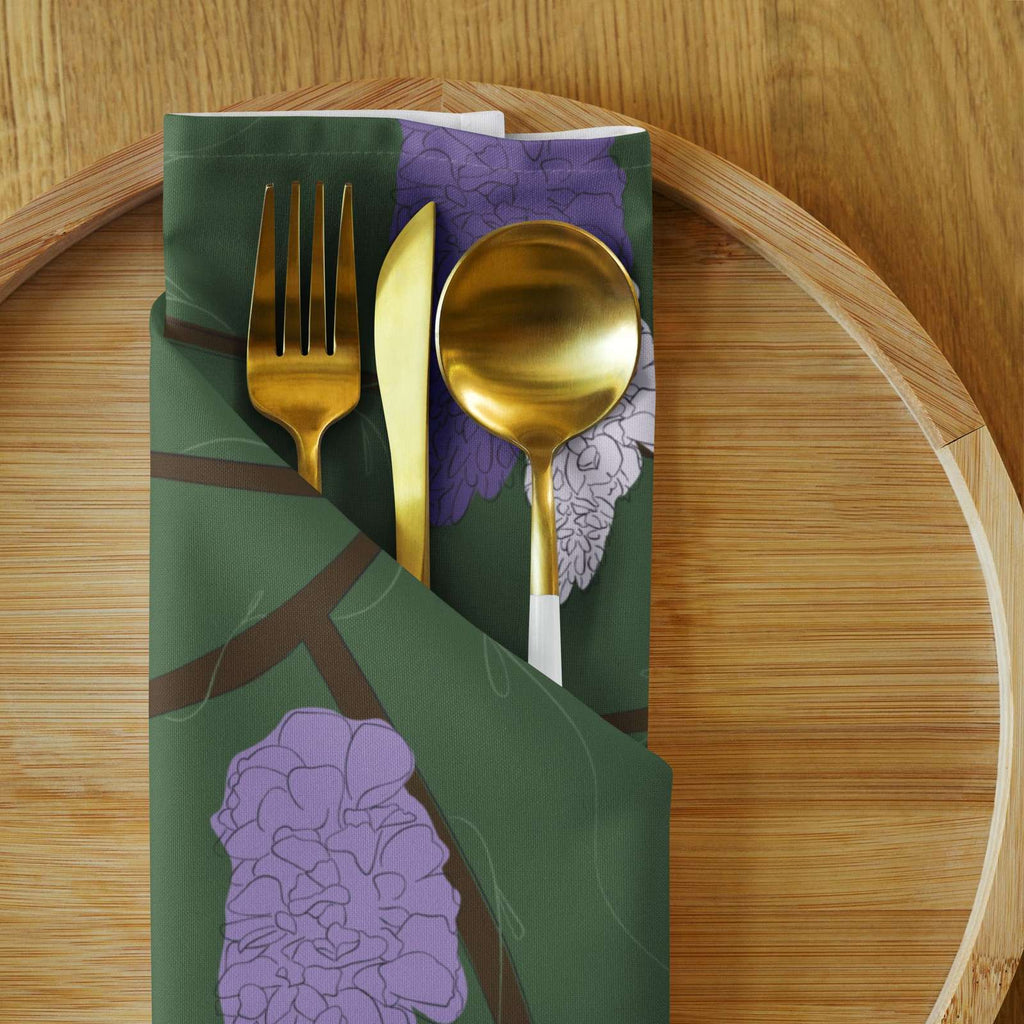 Cloth napkin set in Wisteria Trail Dark Green – broadcloth dining linen detail
