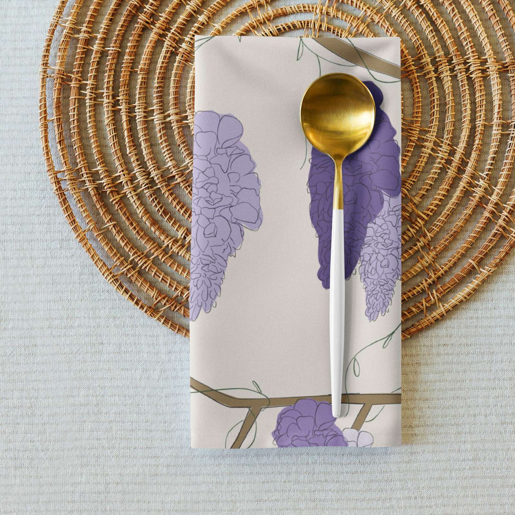 Cloth napkin set in Wisteria Trail Ivory – broadcloth dining linen closeup example
